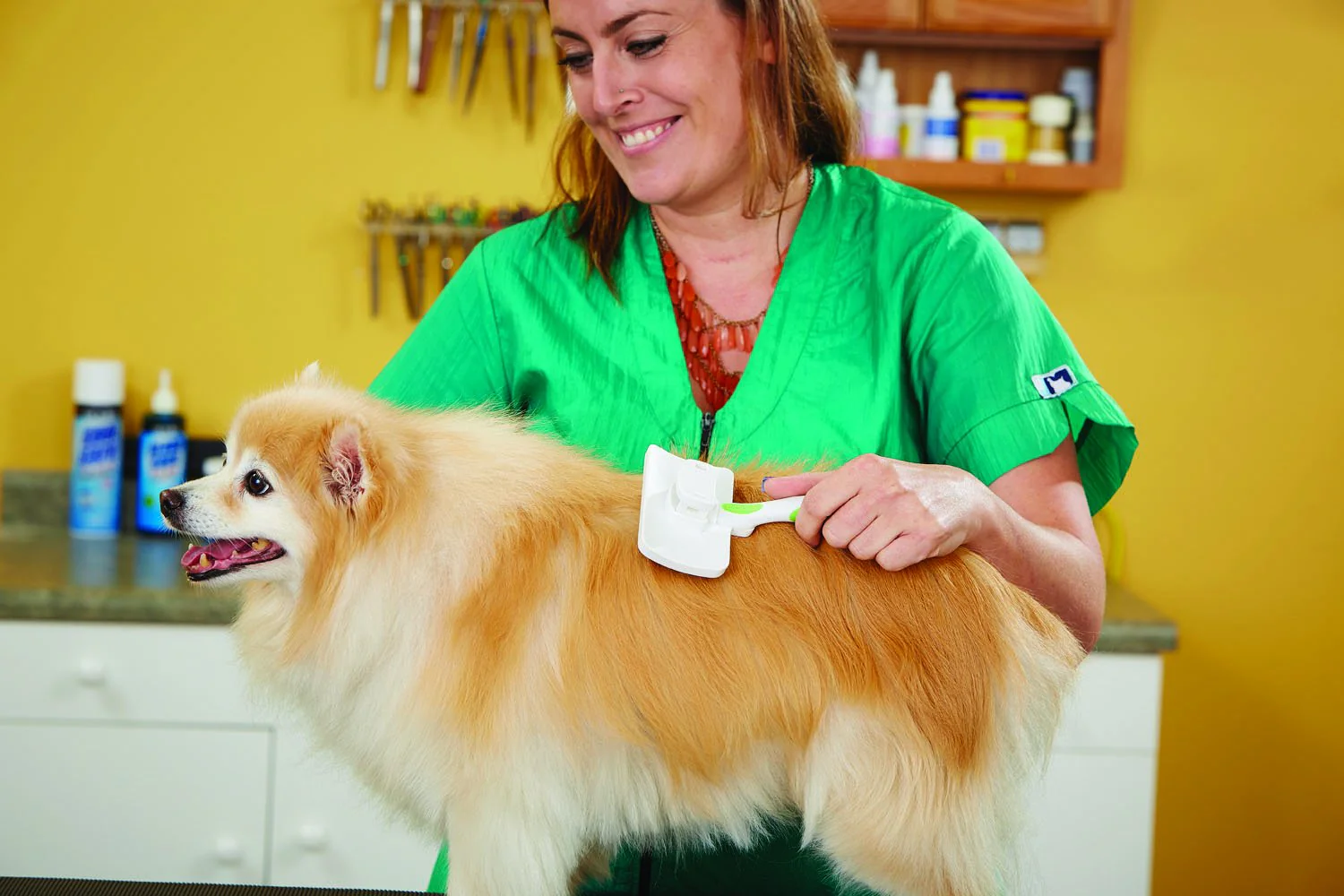 Andis® Self-Cleaning Slicker Brush - Image 6